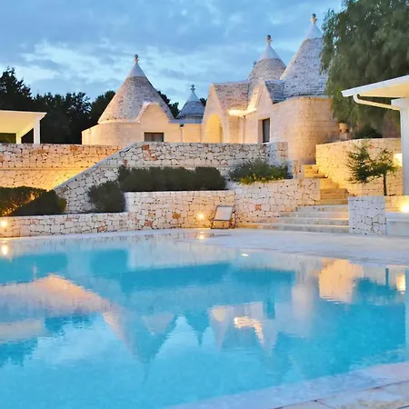 Villa Trulli Dei Carrubi: W/ Infinity Edge Private Pool, 500+sqm Terraces *