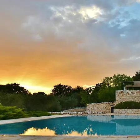 Trulli Dei Carrubi: W/ Infinity Edge Private Pool, 500+sqm Terraces