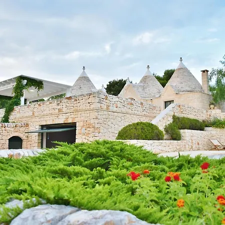 Trulli Dei Carrubi: W/ Infinity Edge Private Pool, 500+sqm Terraces Villa *