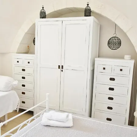Trulli Dei Carrubi: W/ Infinity Edge Private Pool, 500+sqm Terraces Ostuni