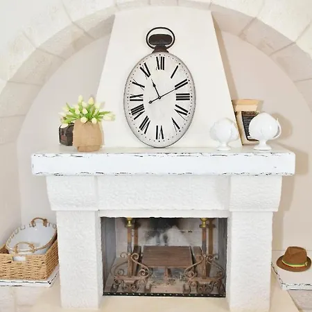 Trulli Dei Carrubi: W/ Infinity Edge Private Pool, 500+sqm Terraces Villa