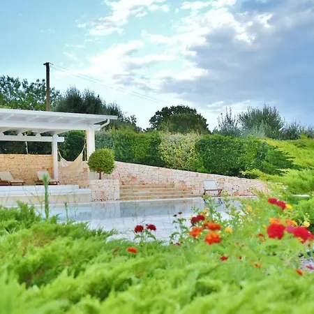 Villa Trulli Dei Carrubi: W/ Infinity Edge Private Pool, 500+sqm Terraces