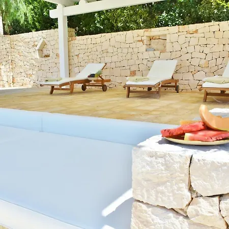 Trulli Dei Carrubi: W/ Infinity Edge Private Pool, 500+sqm Terraces *