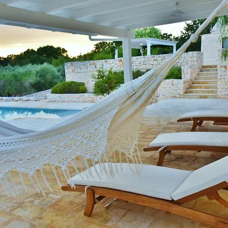 Trulli Dei Carrubi: W/ Infinity Edge Private Pool, 500+sqm Terraces Villa Ostuni
